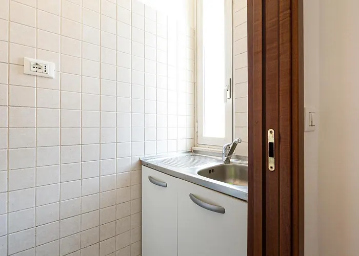 Guesthost - Ca' Granda M5 Bright Apartment