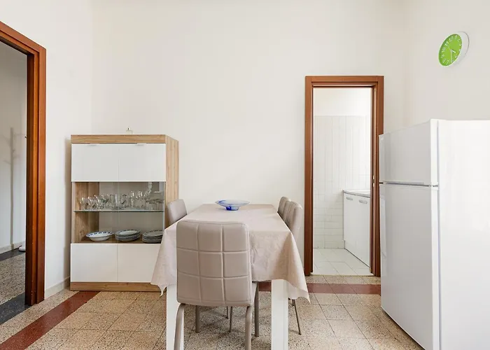Apartment Guesthost - Ca' Granda M5 Bright Milan