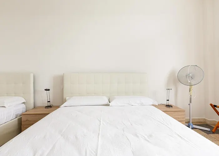 Guesthost - Ca' Granda M5 Bright Apartment